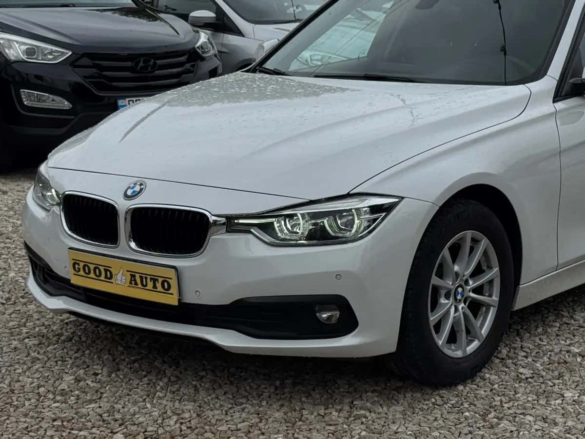 Bmw 3 Series - fotografia 4