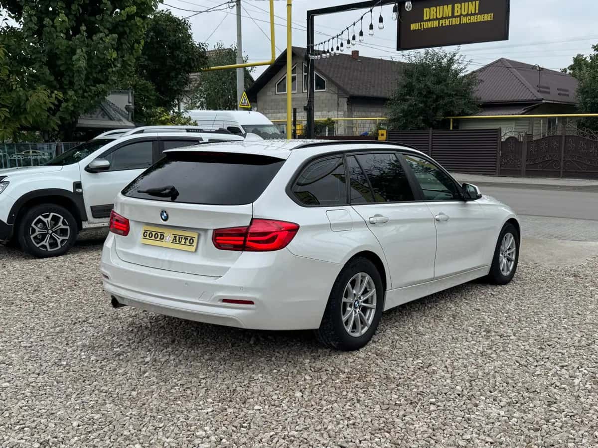 Bmw 3 Series - fotografia 6