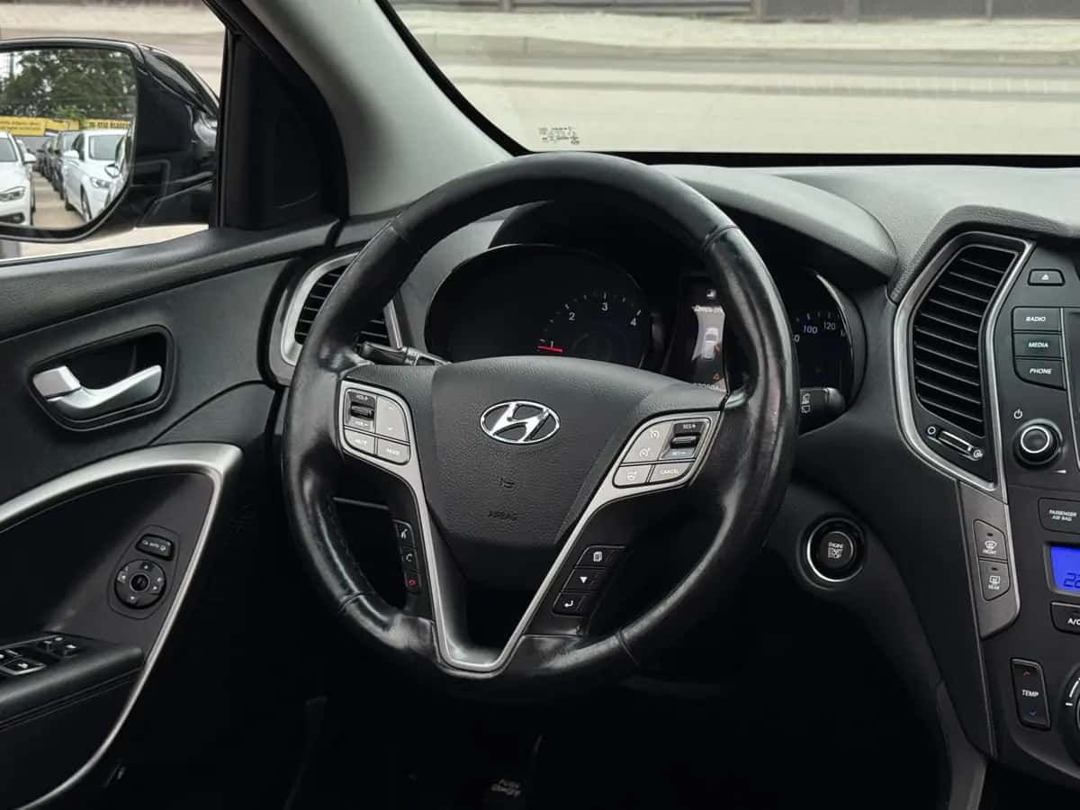 Hyundai Santa FE - fotografia 18