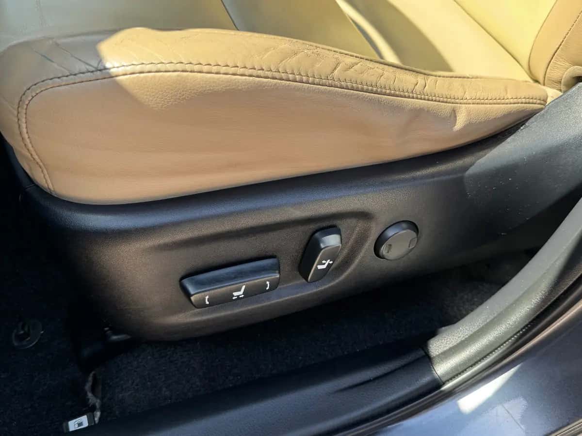 Toyota Rav 4 - fotografia 13