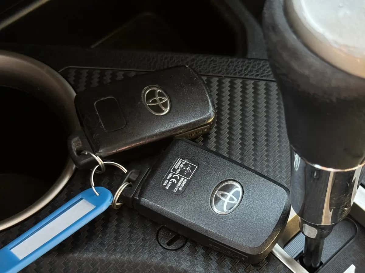 Toyota Rav 4 - fotografia 17