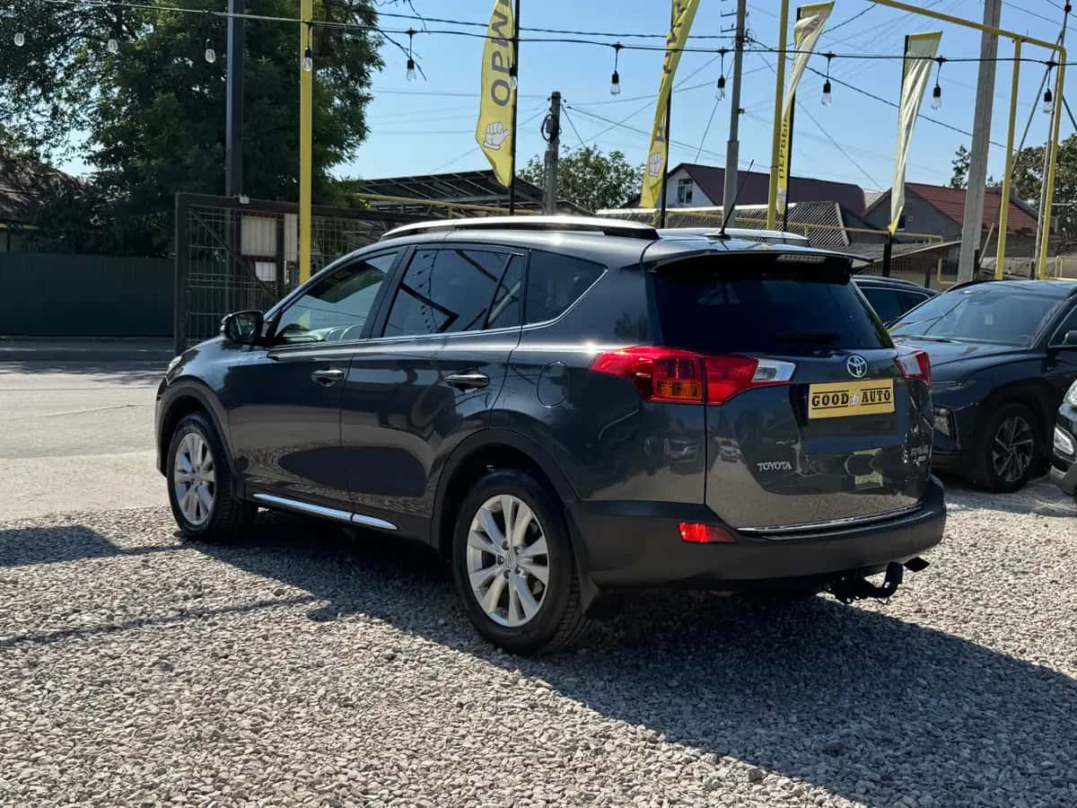 Toyota Rav 4 - fotografia 6