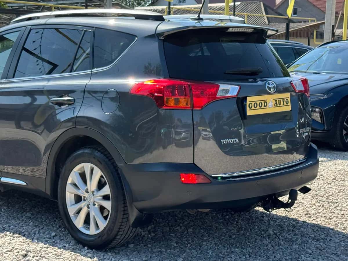 Toyota Rav 4 - fotografia 7