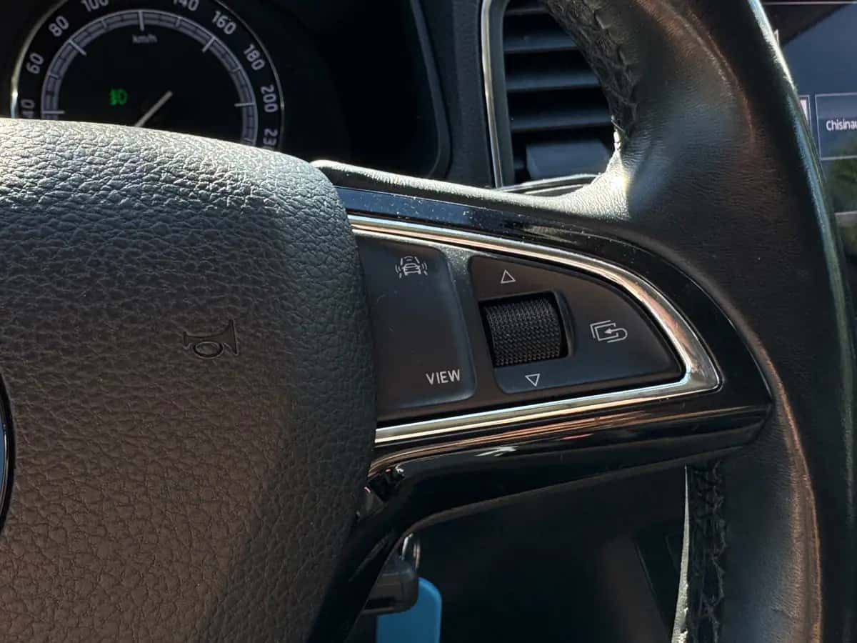 Skoda Karoq - fotografia 17