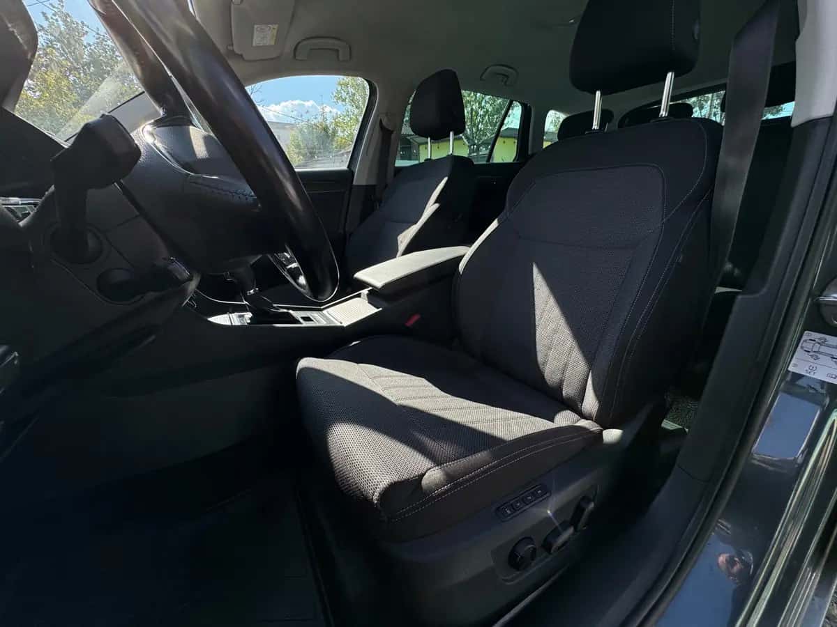 Skoda Superb - fotografia 11