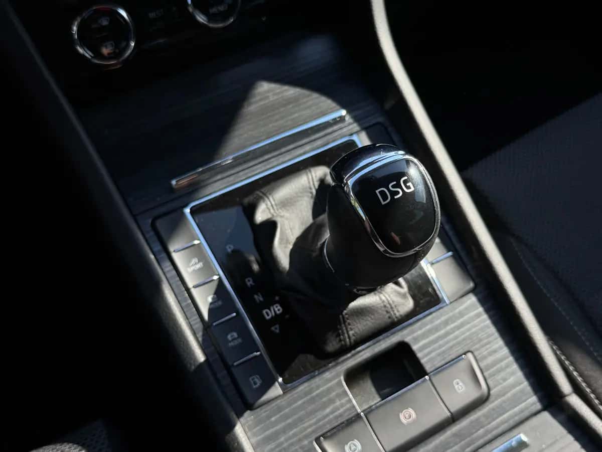 Skoda Superb - fotografia 14