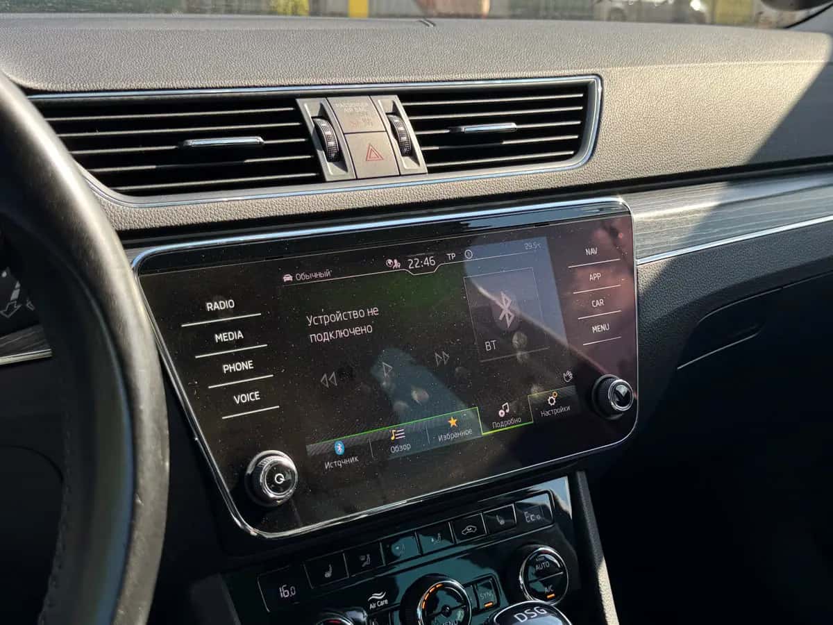 Skoda Superb - fotografia 17