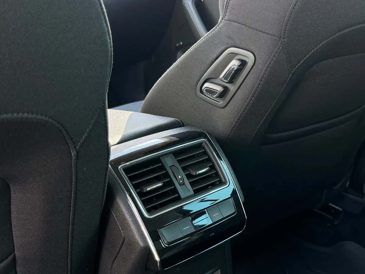 Skoda Superb - fotografia 10