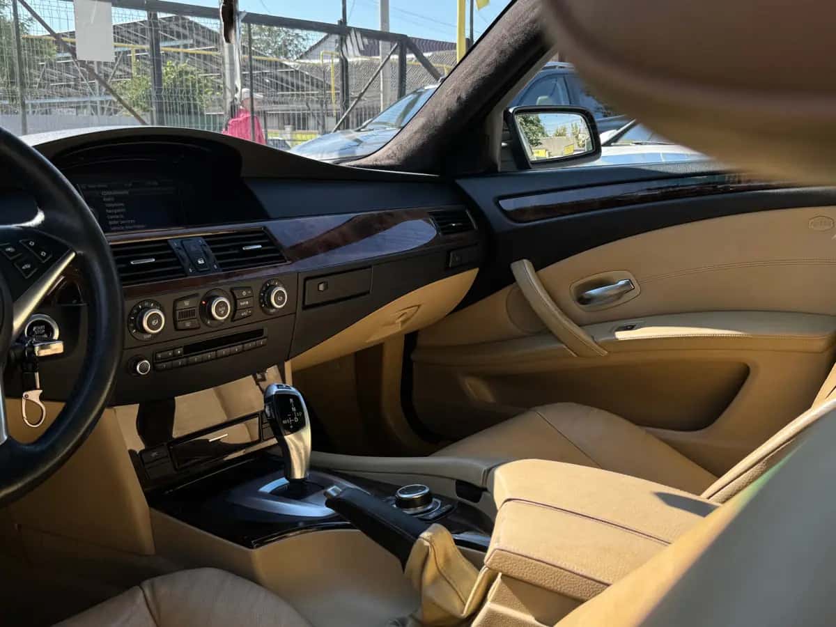 Bmw 5 Series - fotografia 11