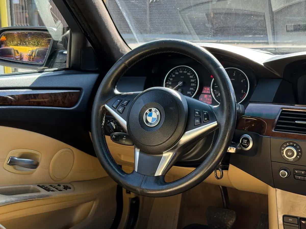 Bmw 5 Series - fotografia 14