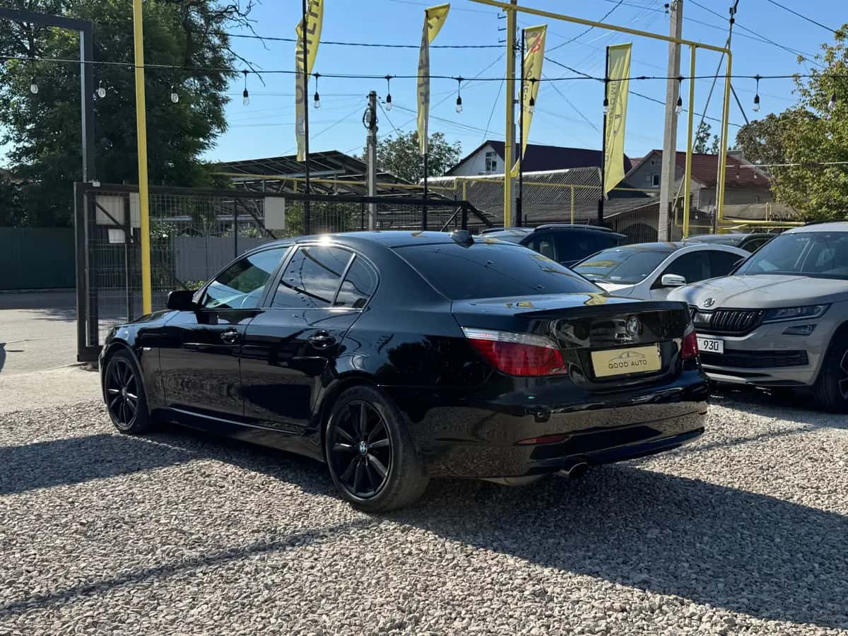 Bmw 5 Series - fotografia 6