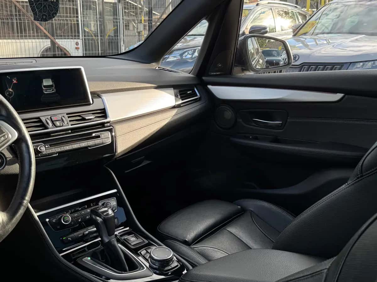 Bmw 2 Series - fotografia 12