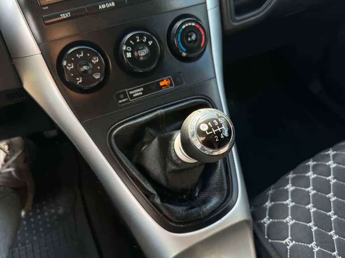 Toyota Auris - fotografia 11
