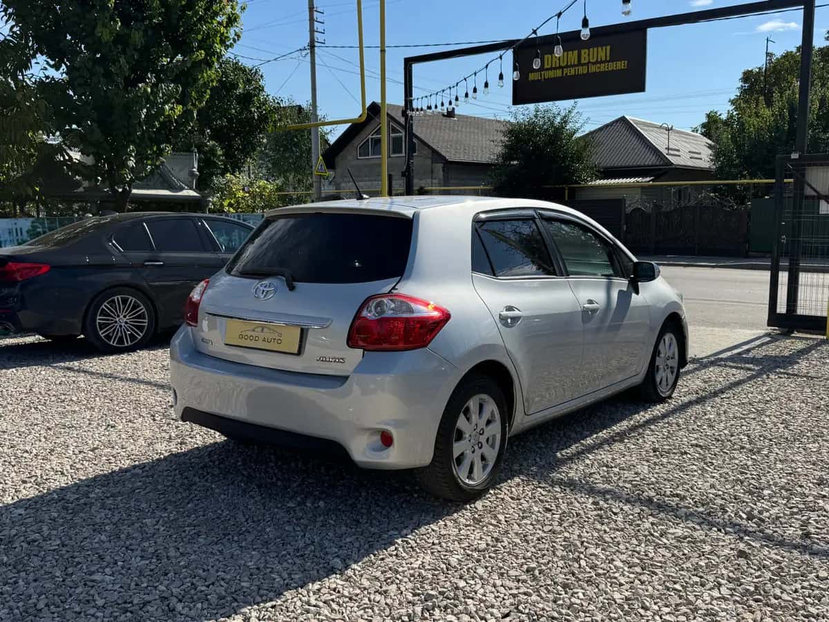 Toyota Auris - fotografia 5