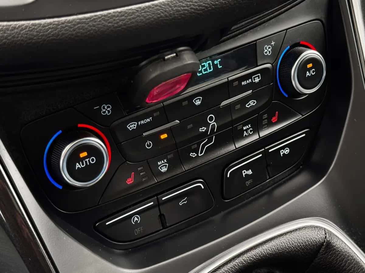 Ford Kuga - фото 16
