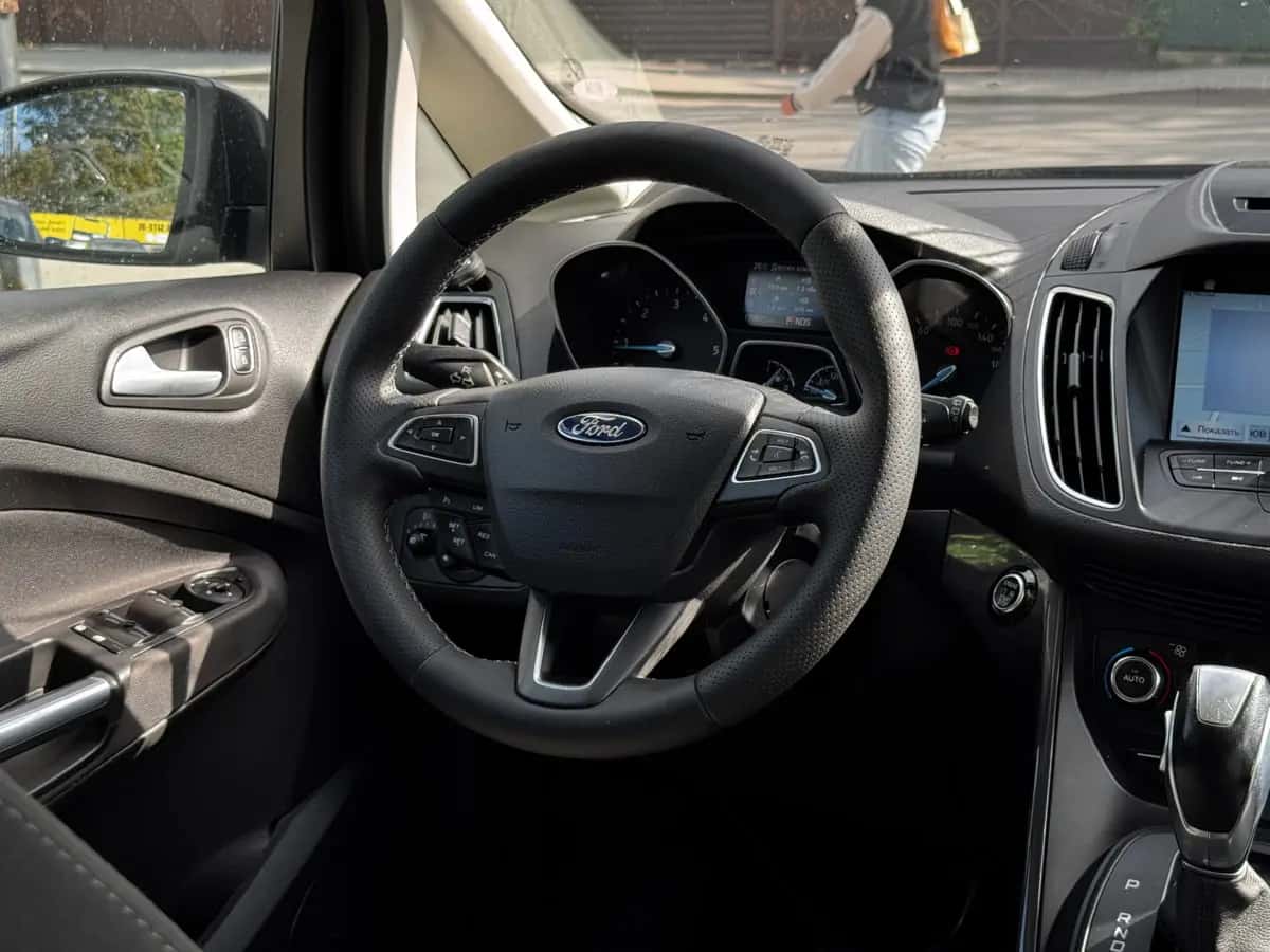 Ford C-Max - fotografia 16