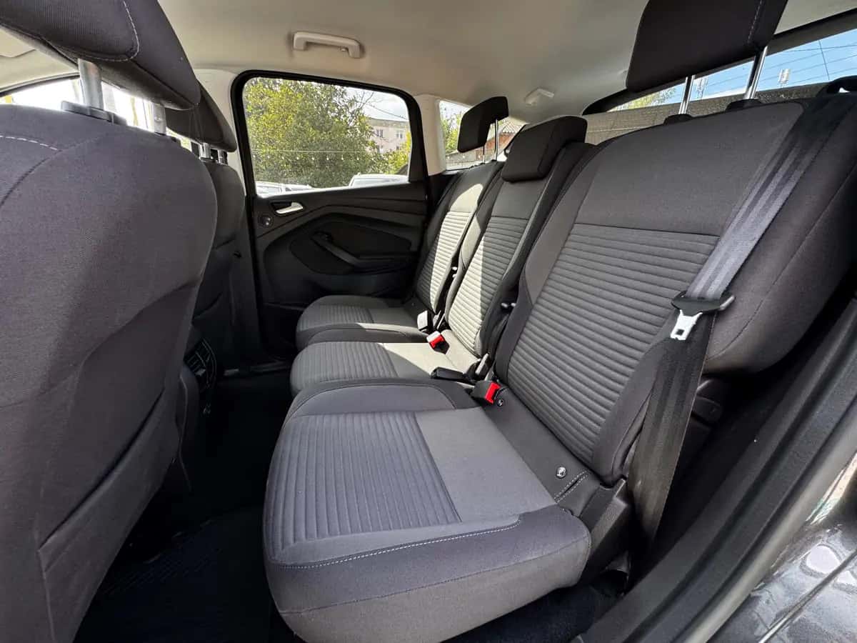 Ford C-Max - fotografia 9