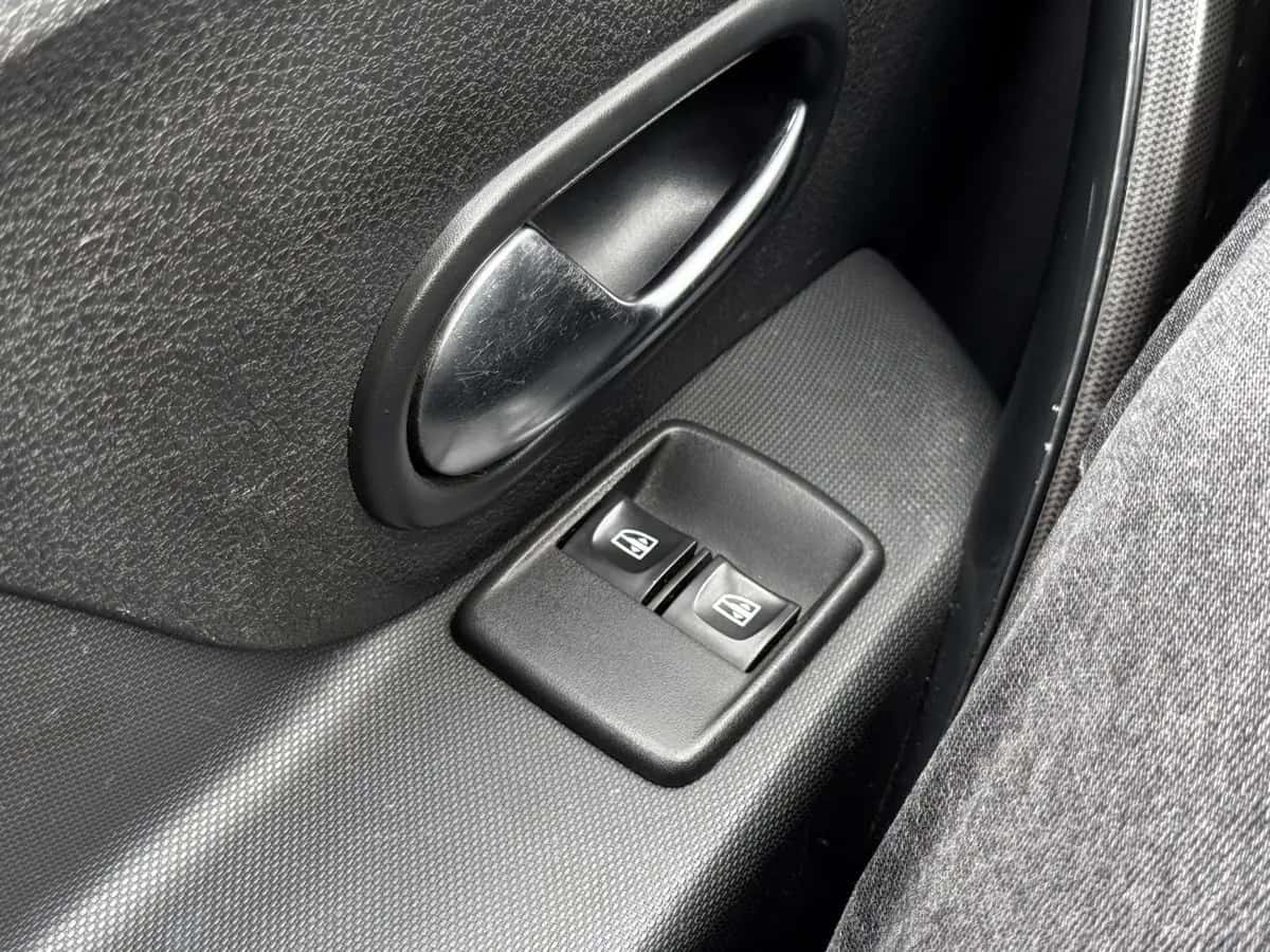 Dacia Sandero - фото 13