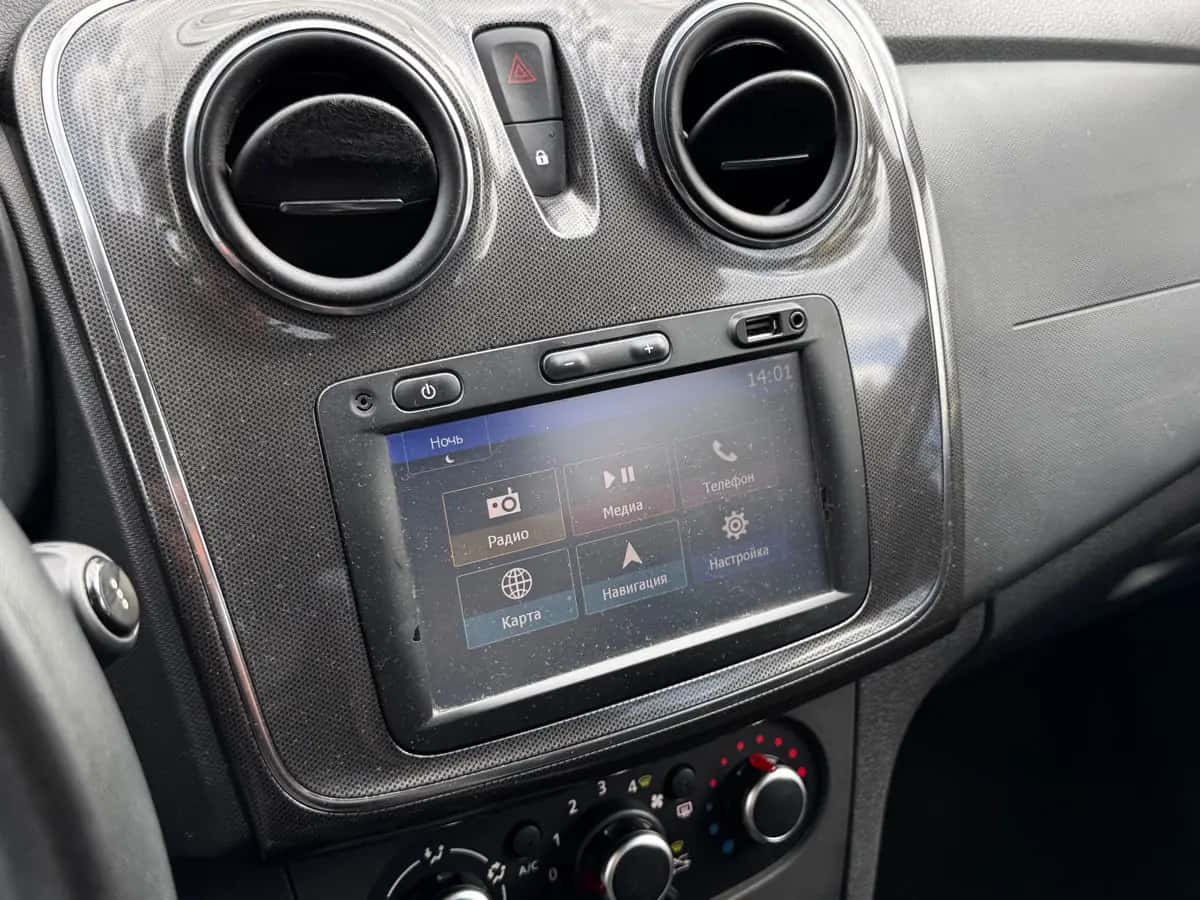 Dacia Sandero - фото 14