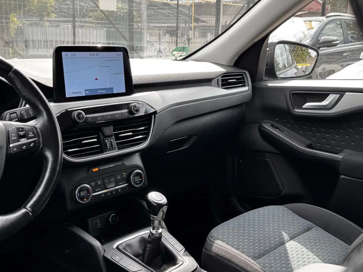 Ford Kuga - fotografia 13