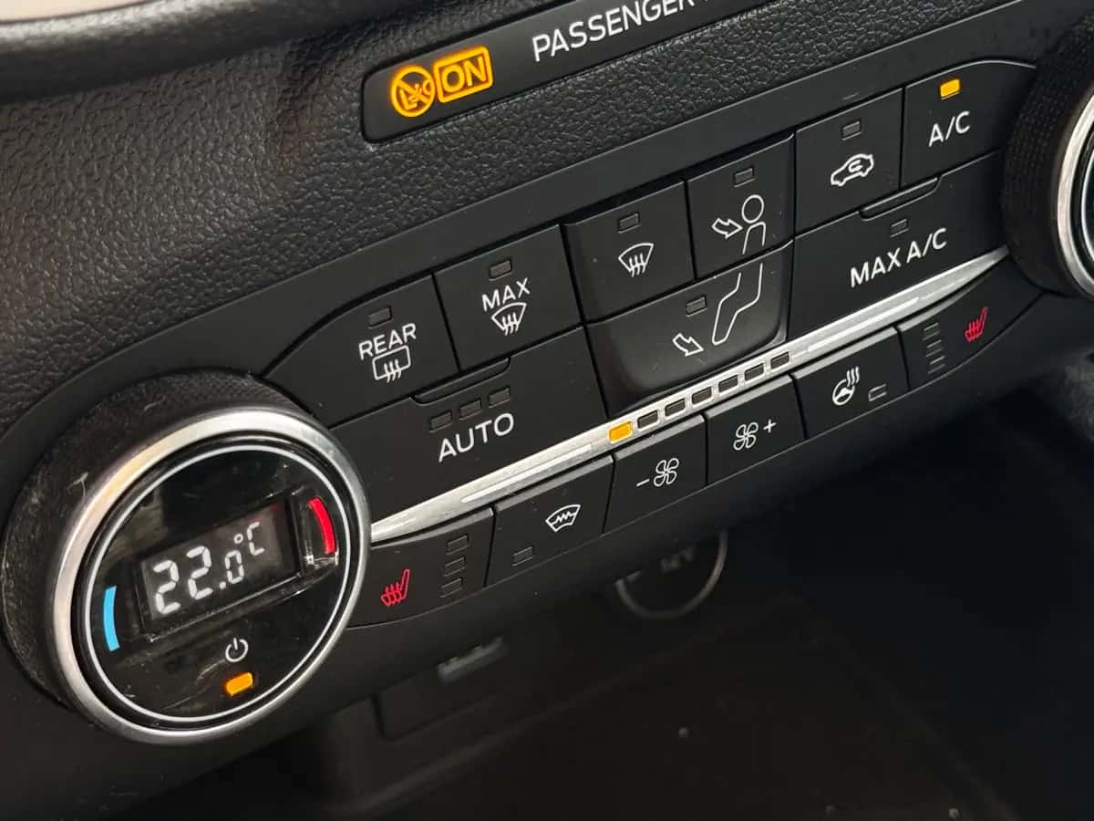 Ford Kuga - fotografia 15