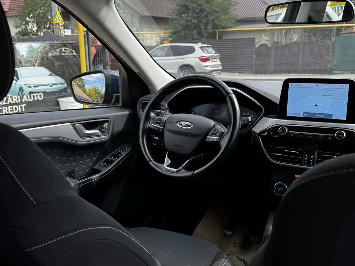 Ford Kuga - fotografia 20