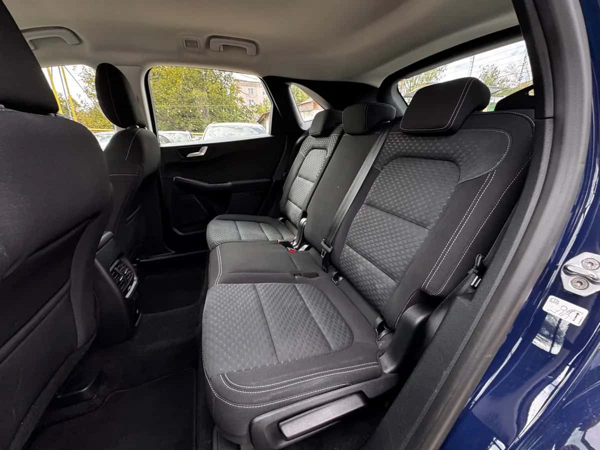 Ford Kuga - fotografia 10