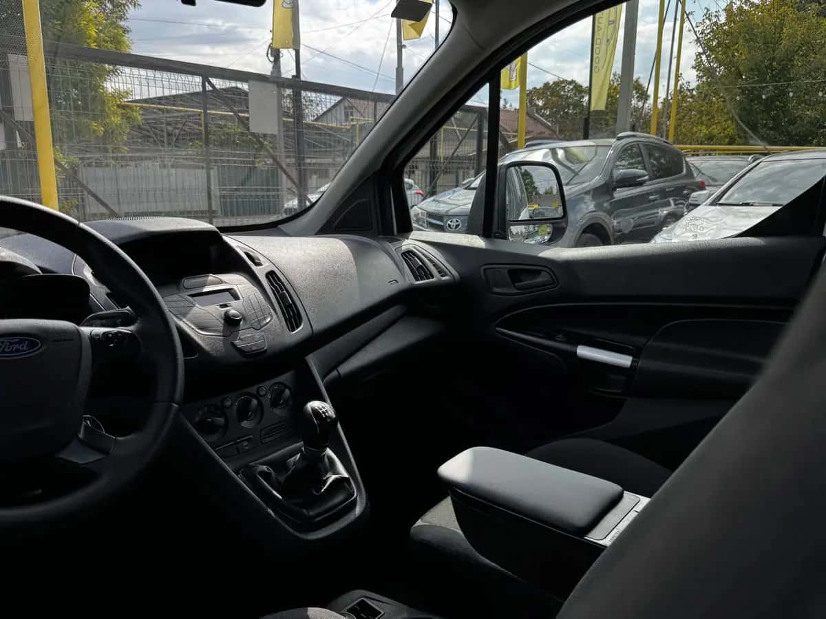 Ford Tourneo Connect - fotografia 11