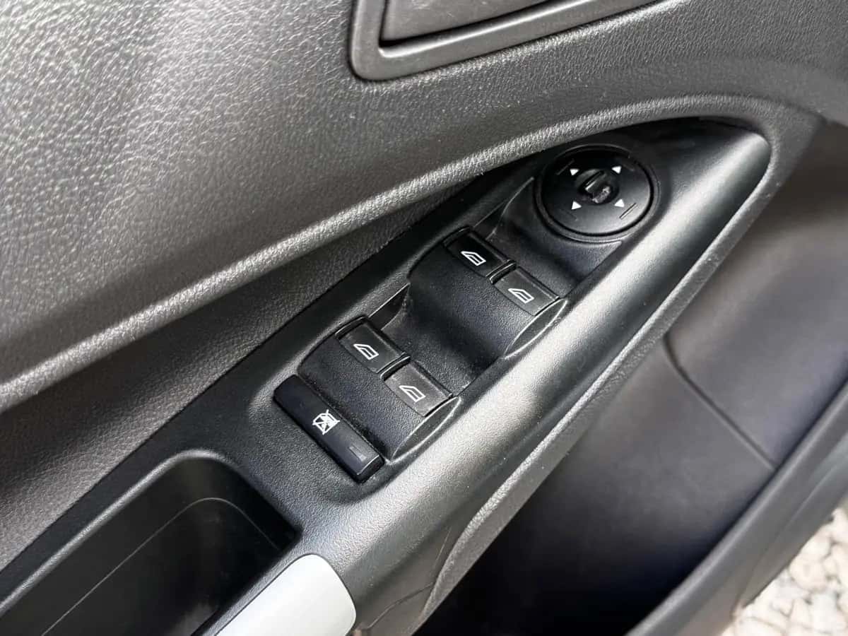 Ford Tourneo Connect - fotografia 12