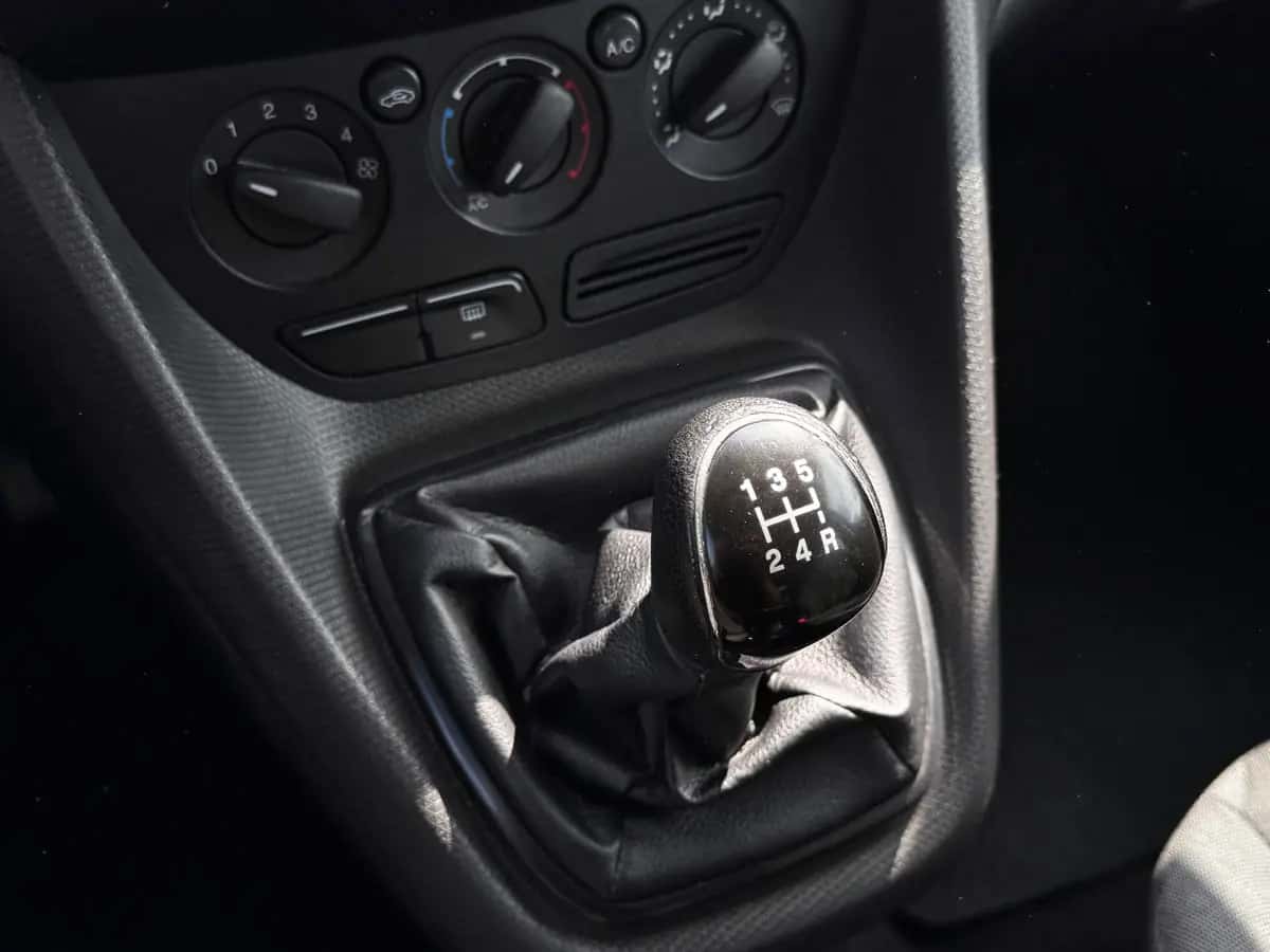Ford Tourneo Connect - fotografia 13