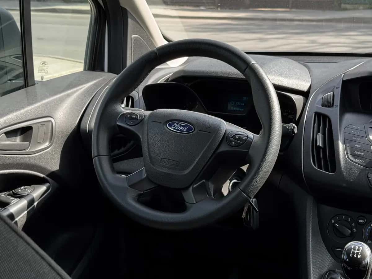 Ford Tourneo Connect - fotografia 16