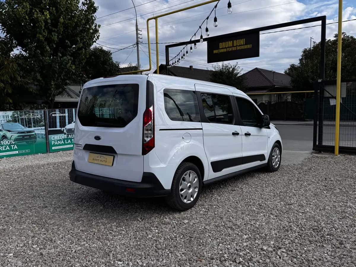 Ford Tourneo Connect - fotografia 5