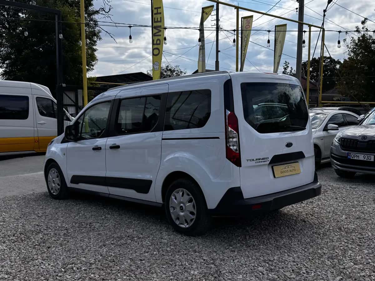 Ford Tourneo Connect - fotografia 6