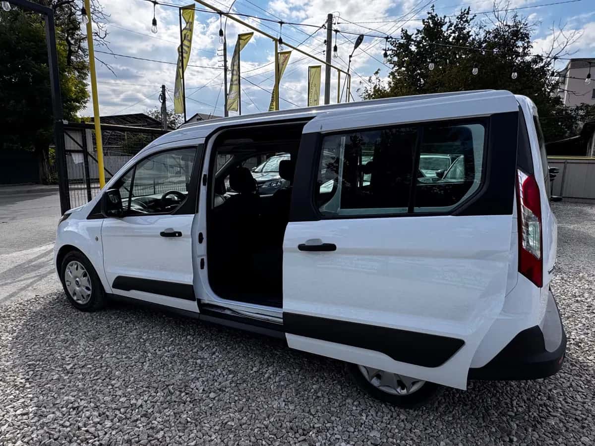 Ford Tourneo Connect - fotografia 8