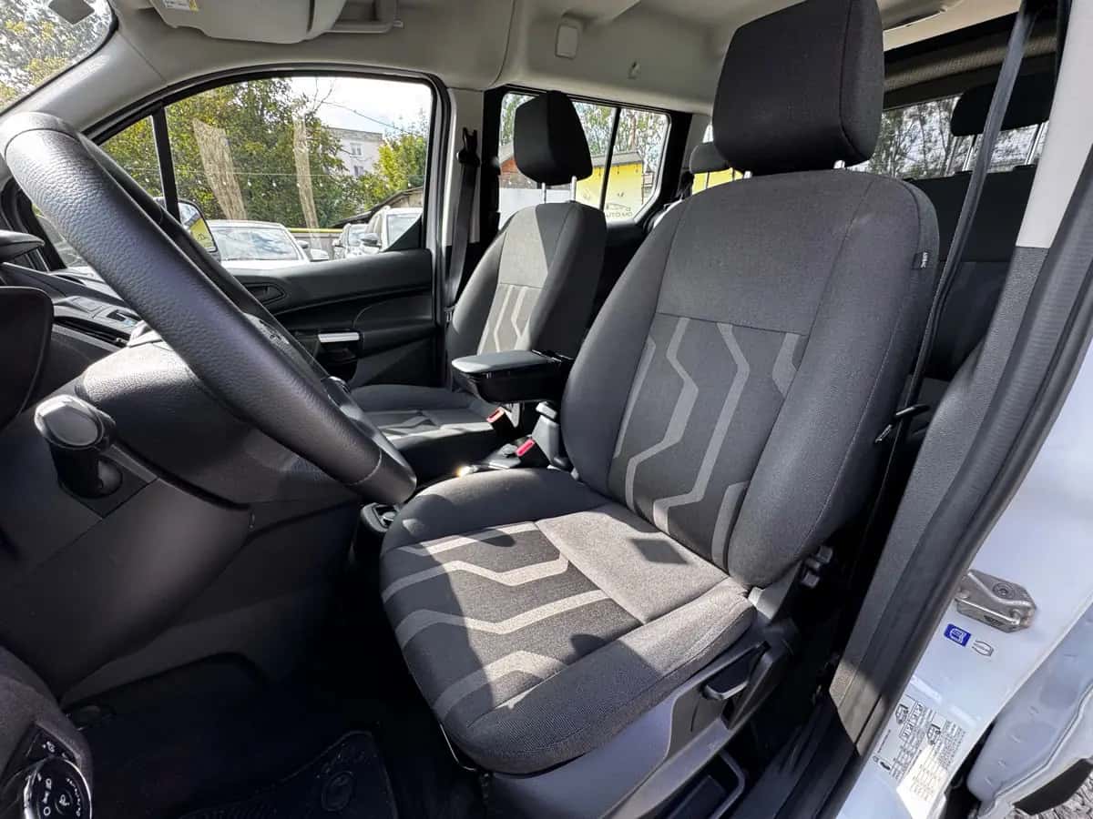 Ford Tourneo Connect - fotografia 10
