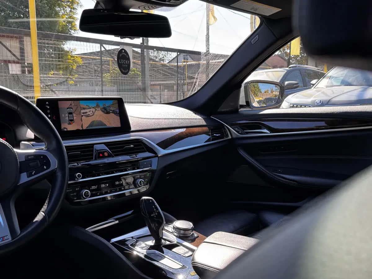 Bmw 5 Series - fotografia 13