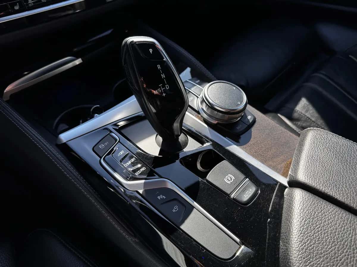 Bmw 5 Series - fotografia 15