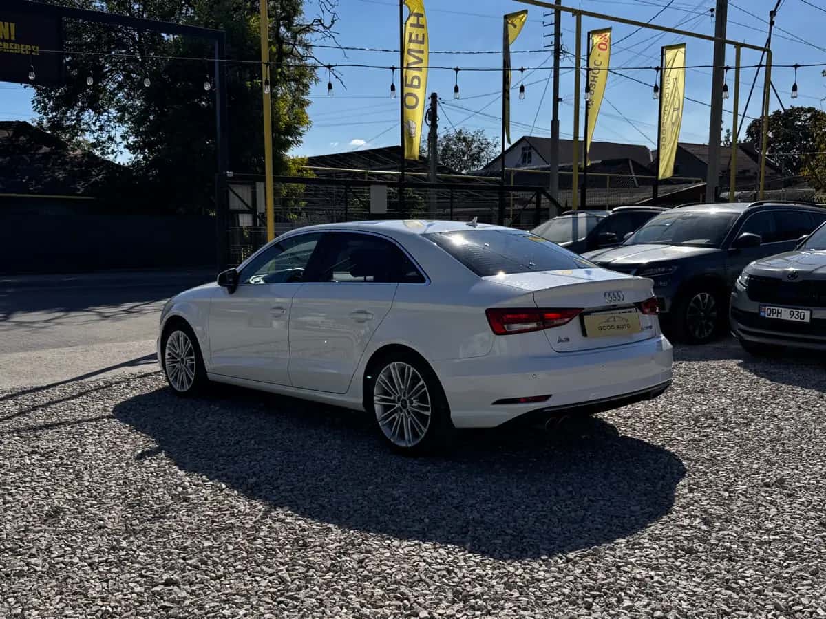 Audi A3 - фото 6