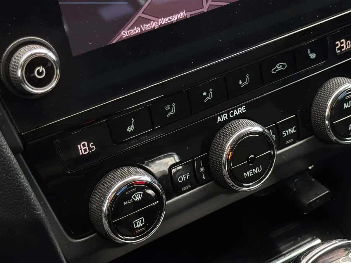 Skoda Octavia - фото 14