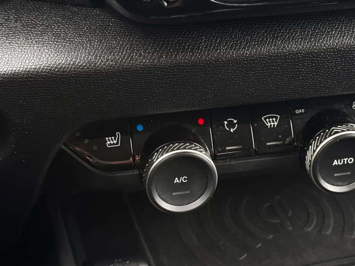 Citroen C4 - fotografia 17