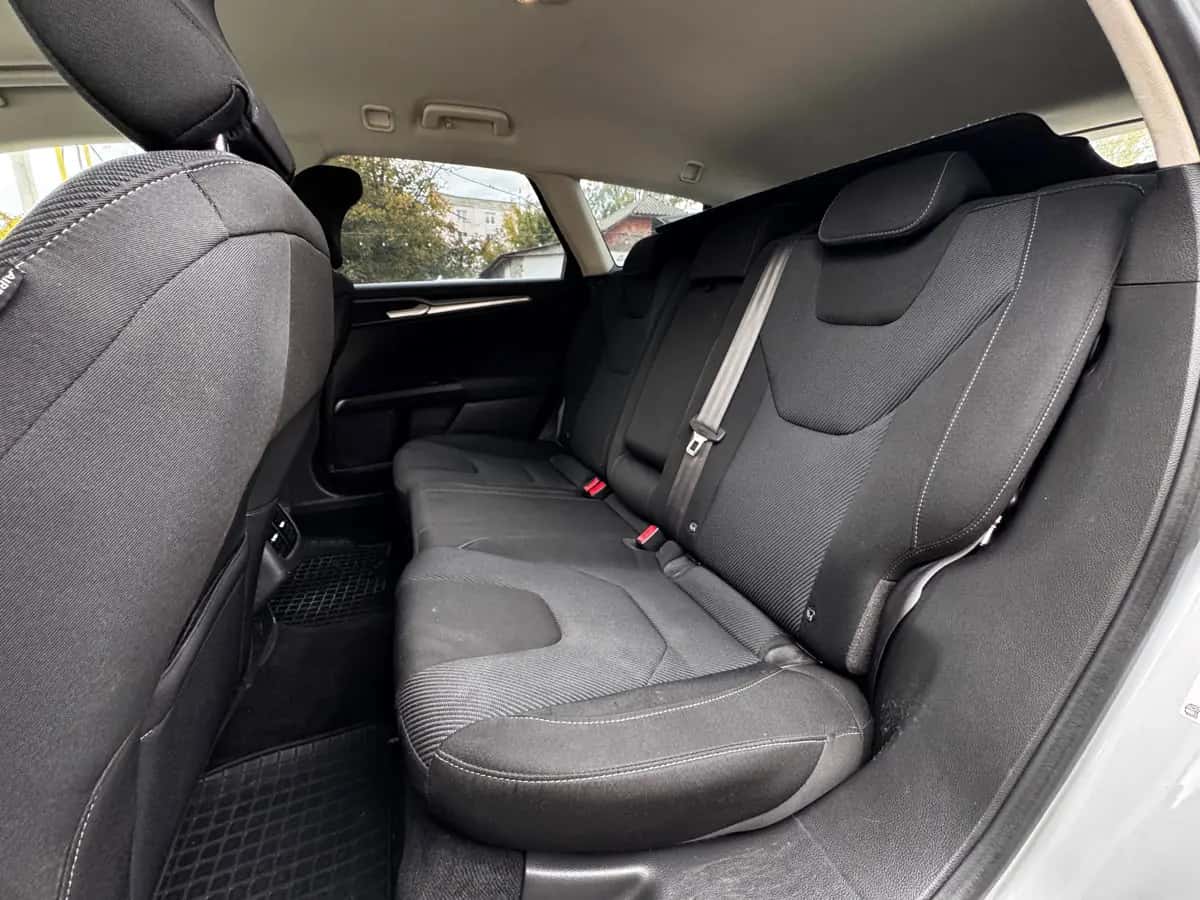 Ford Mondeo - fotografia 12