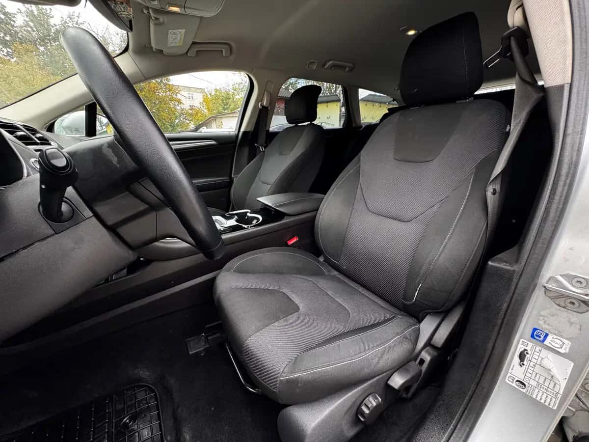 Ford Mondeo - fotografia 13
