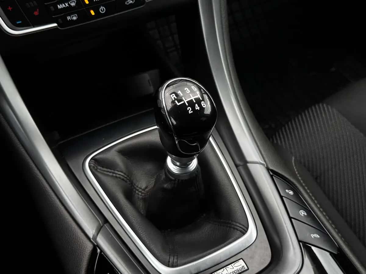 Ford Mondeo - fotografia 15