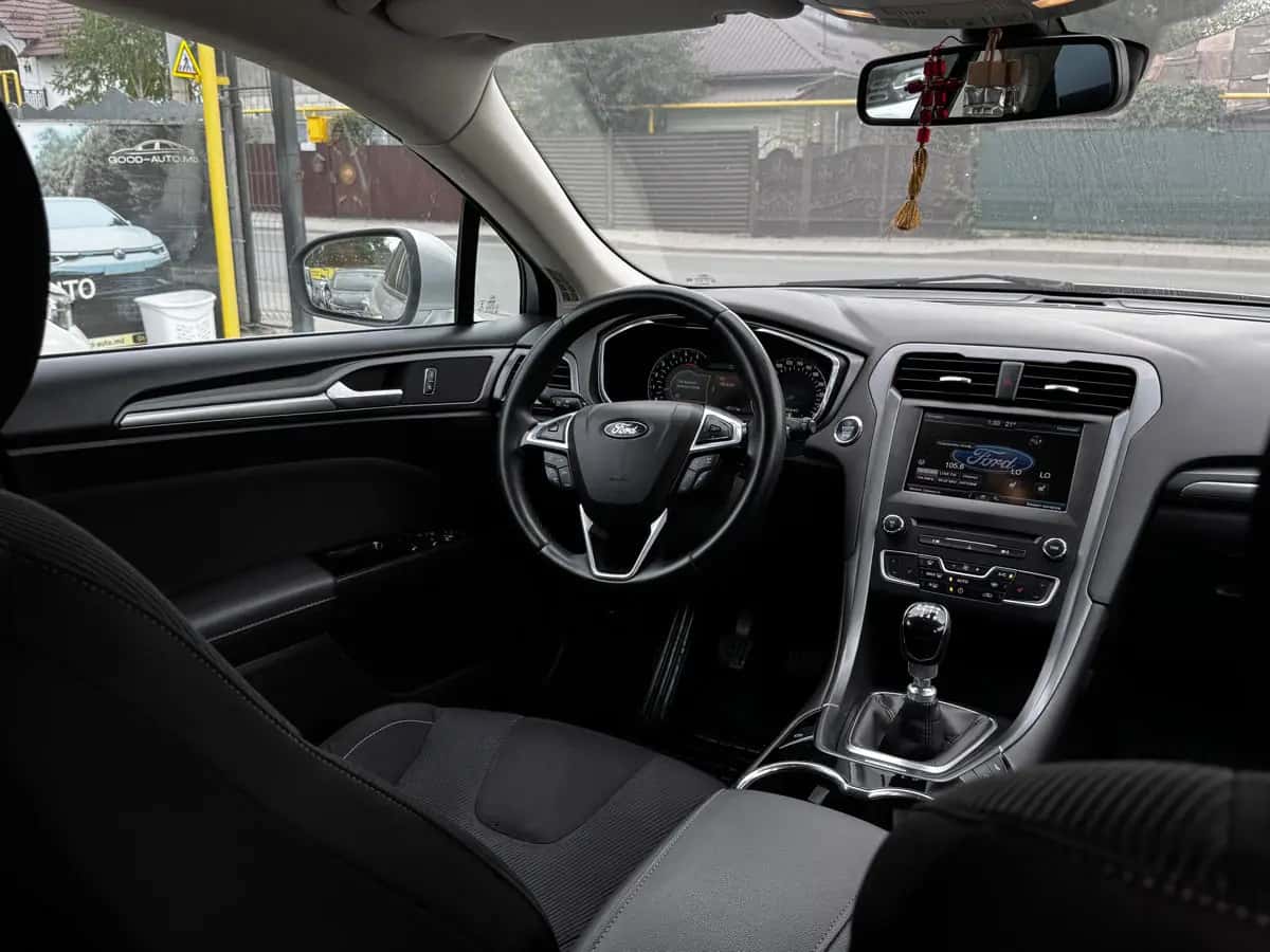 Ford Mondeo - fotografia 20