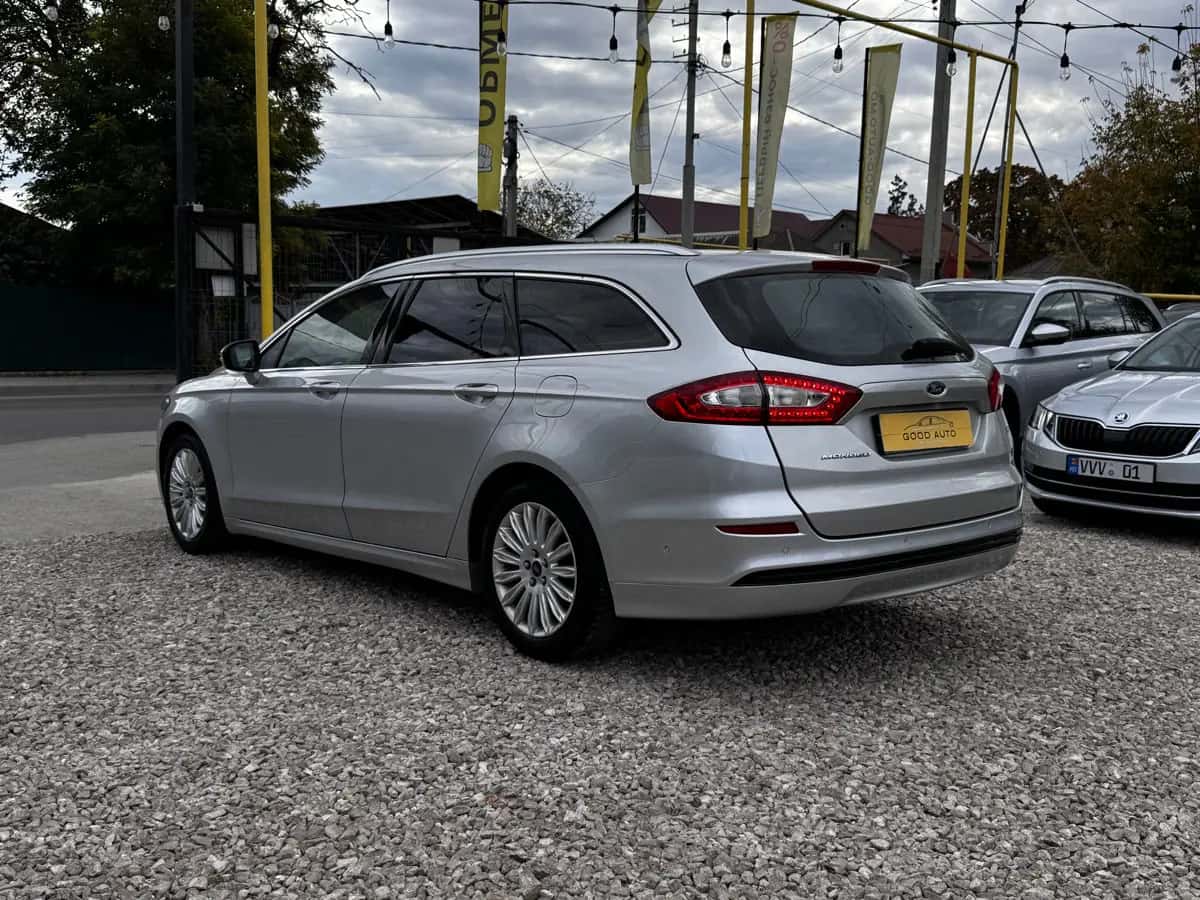 Ford Mondeo - fotografia 8