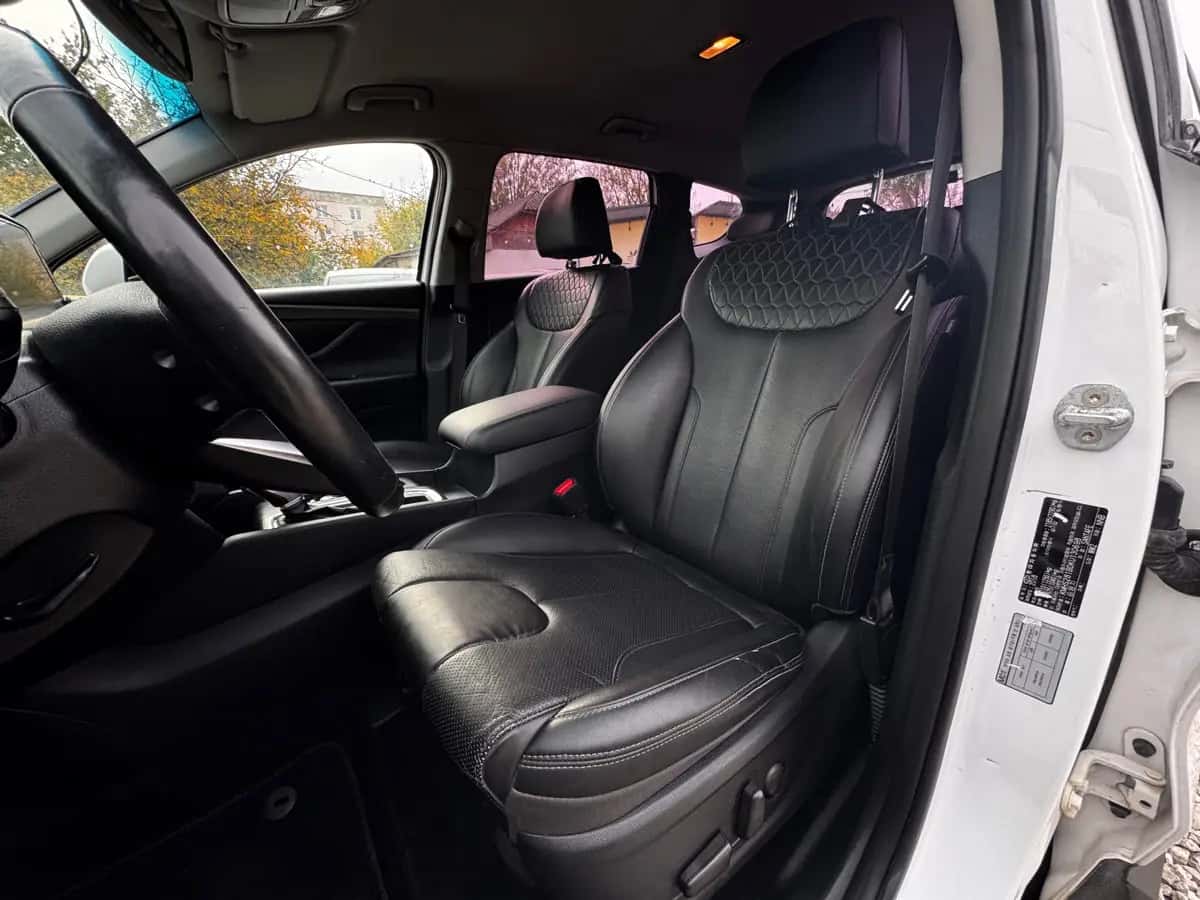 Hyundai Santa FE - fotografia 12