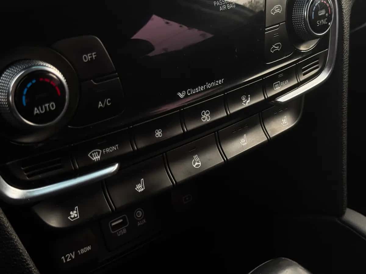 Hyundai Santa FE - fotografia 15