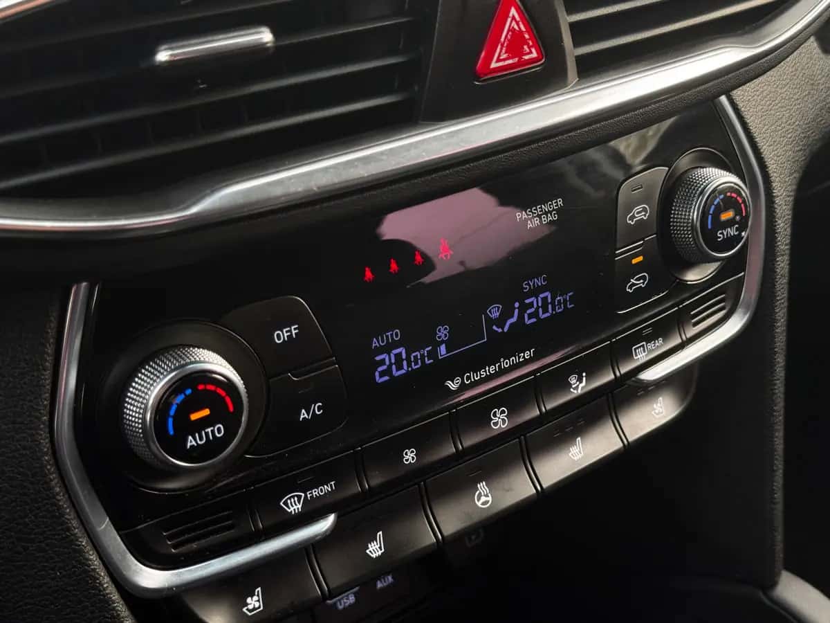 Hyundai Santa FE - fotografia 16