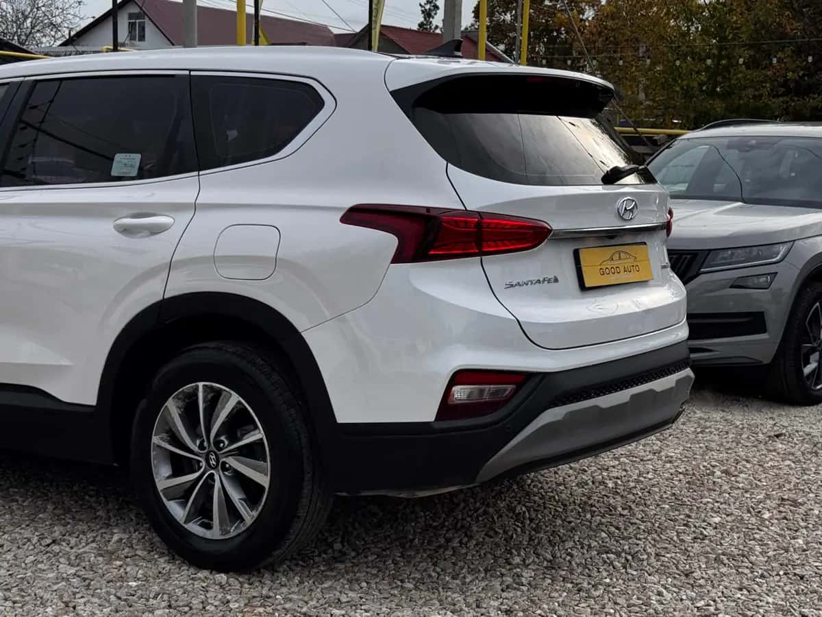 Hyundai Santa FE - fotografia 8