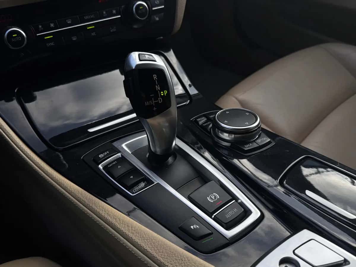 Bmw 5 Series - fotografia 11